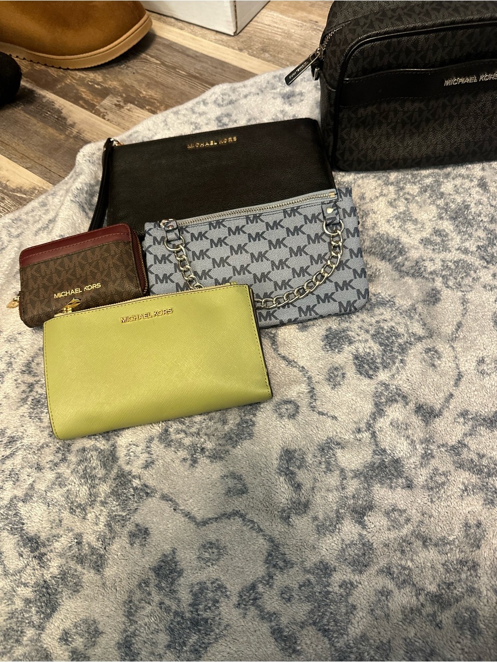 Michael Kors Leather Wristlet Wallet Bundle